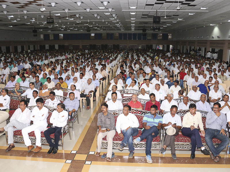 Tribute Assembly in Honor of HH Pramukh Swami Maharaj, Sankari