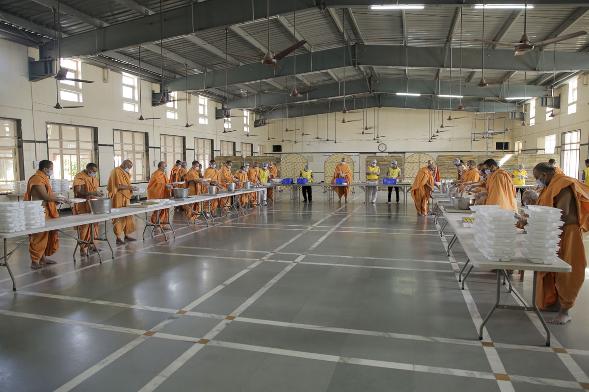 BAPS Community Services During the Coronavirus Lockdown, Atladara
