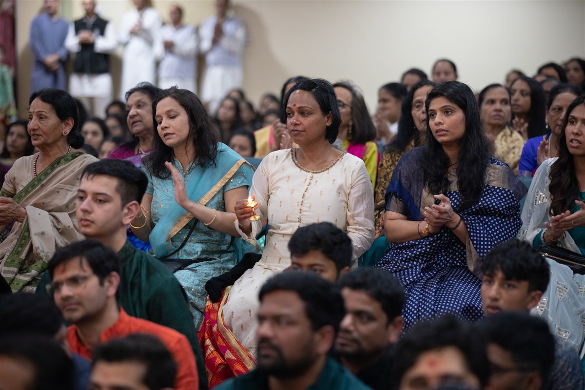 New Zealand Prime Minister Visits BAPS Mandir, Auckland