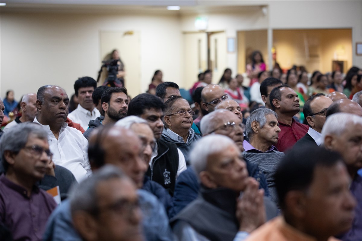 New Zealand Prime Minister Visits BAPS Mandir, Auckland