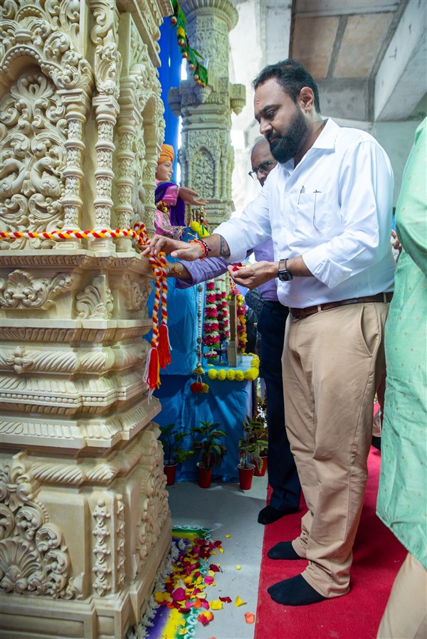 Stambh Pujan, Dar-es-Salaam