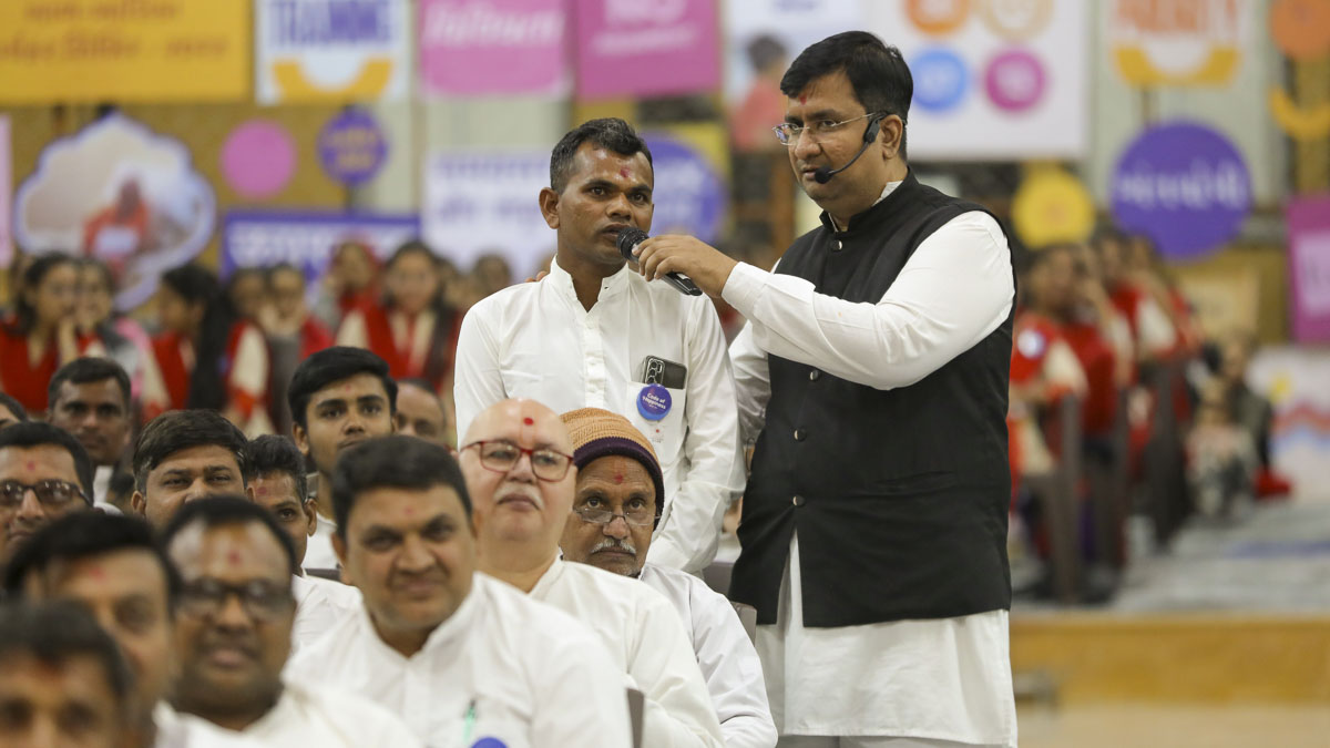 Bal karyakars take part in a quiz
