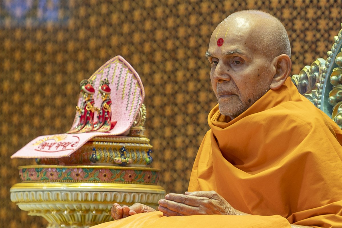 Swamishri during the assembly
