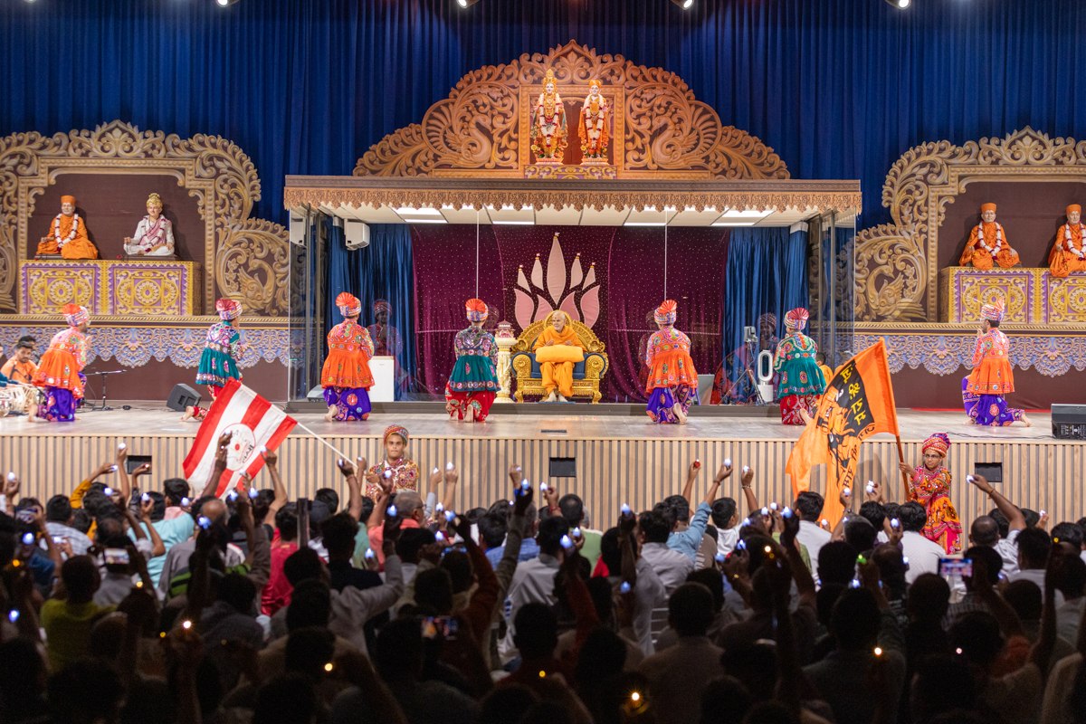 Swamishri during the assembly