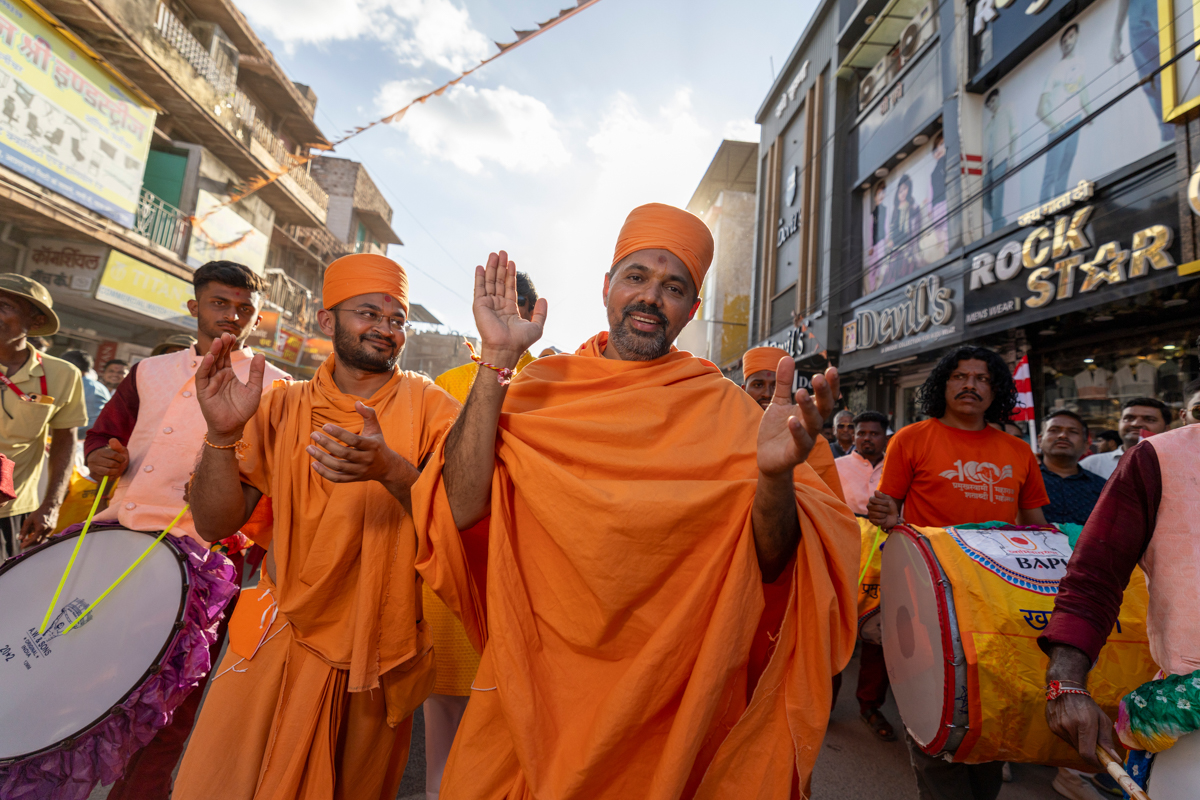 Swamis during the nagar yatra