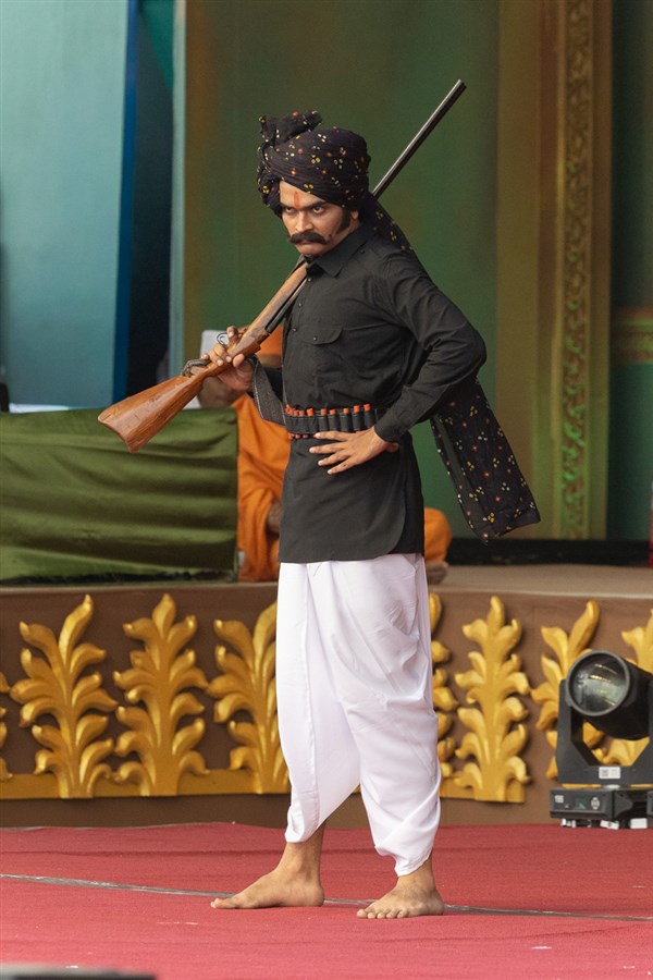 A yuvak presents in the assembly