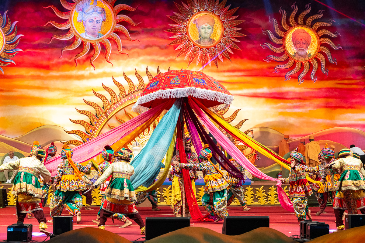 Yuvaks perform a traditional dance